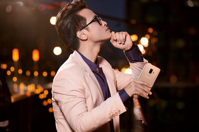 Màu vàng hoàng kim gam màu đốn tim mọi người
