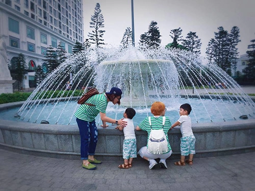 Mc hoàng linh vô cùng hạnh phúc cùng 2 con trai