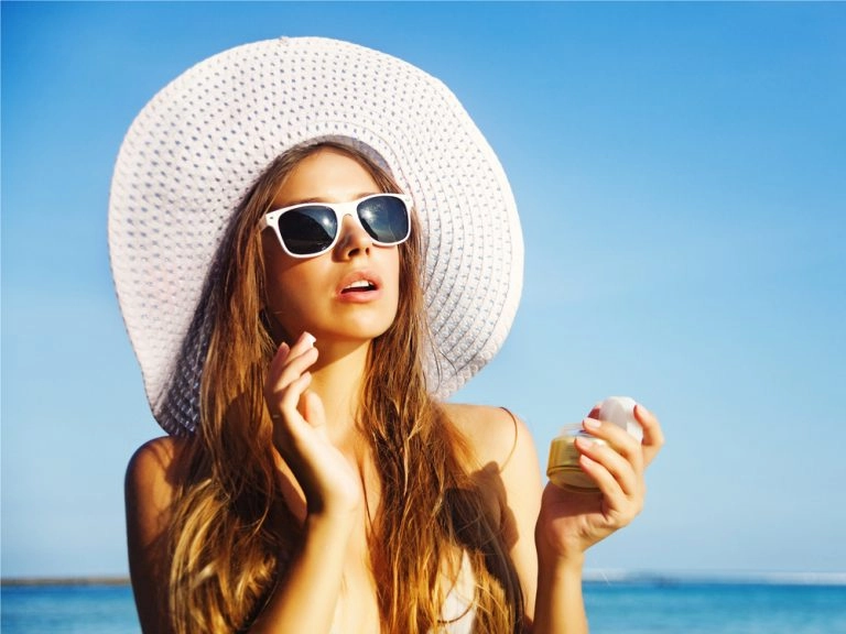 Mẹo chống nắng cực thông minh dành cho chị em