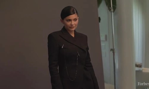 Mỗi bài đăng ở instagram em gái kim kardashian có thể kiếm triệu usd