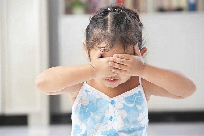 Nên giúp con thế nào khi con tự ti về ngoại hình