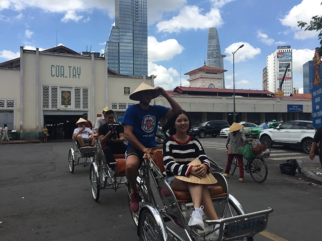 Ngày khám phá sài gòn độc đáo cùng suni hạ linh
