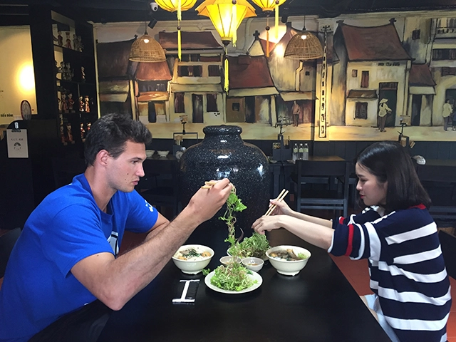 Ngày khám phá sài gòn độc đáo cùng suni hạ linh