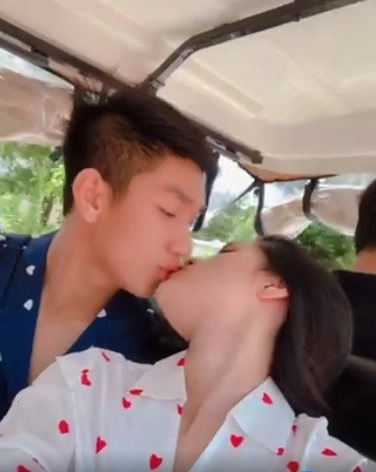 Người con gái trong clip tình cảm với cầu thủ trọng đại là ai