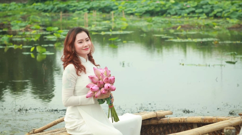 Những bức ảnh cùng hoa sen cao quý và thuần khiết thu hút ánh nhìn