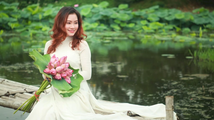 Những bức ảnh cùng hoa sen cao quý và thuần khiết thu hút ánh nhìn
