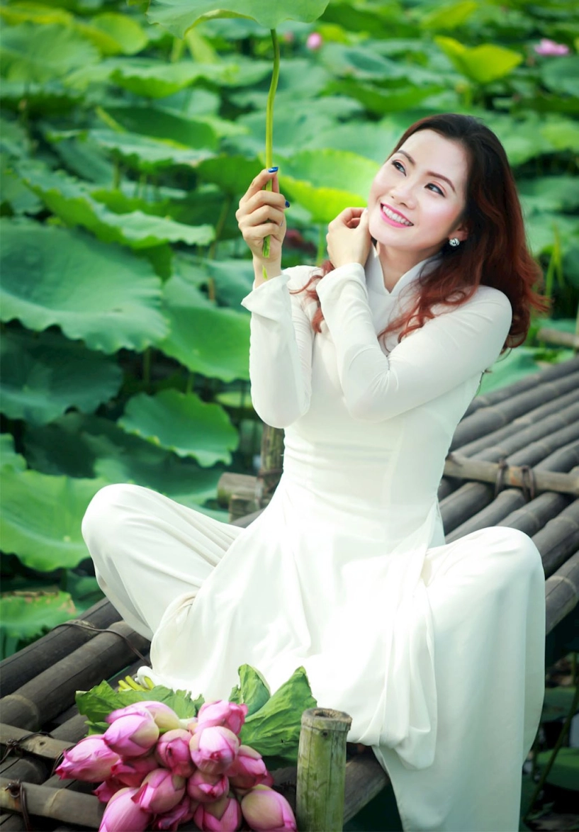 Những bức ảnh cùng hoa sen cao quý và thuần khiết thu hút ánh nhìn