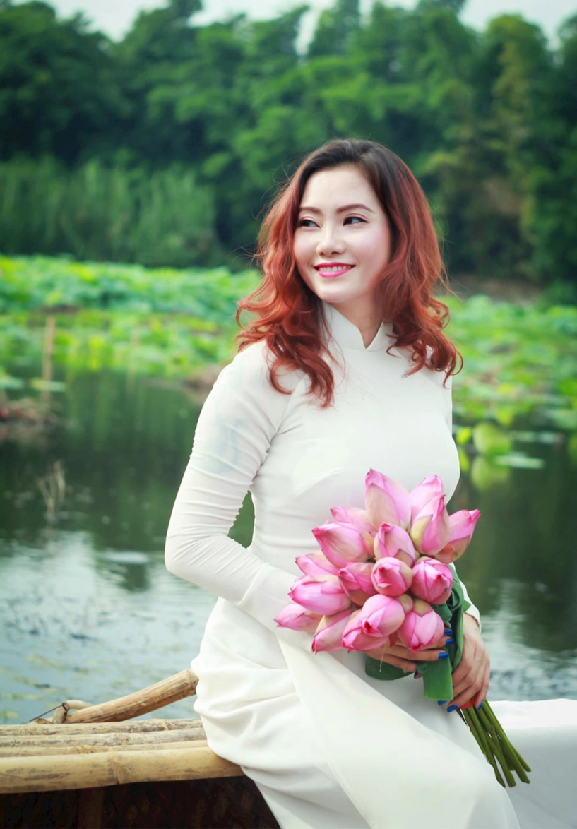 Những bức ảnh cùng hoa sen cao quý và thuần khiết thu hút ánh nhìn
