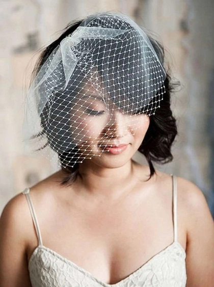 Những phụ kiện giúp cô dâu tóc ngắn đẹp hơn