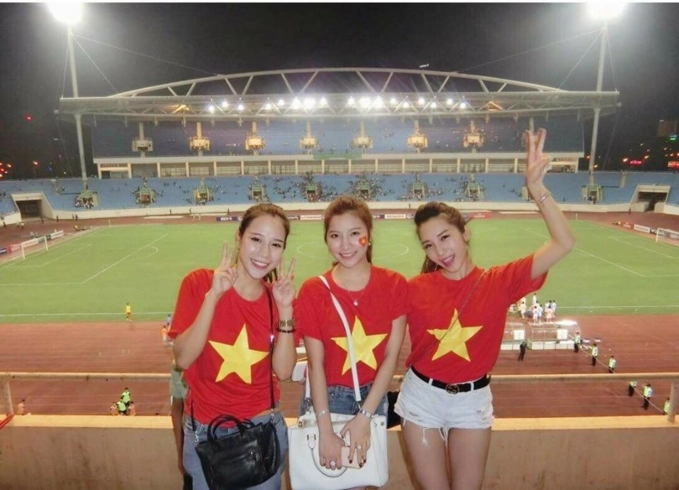 Sao việt gợi ý cách lên đồ đi bão cho các fan bóng đá