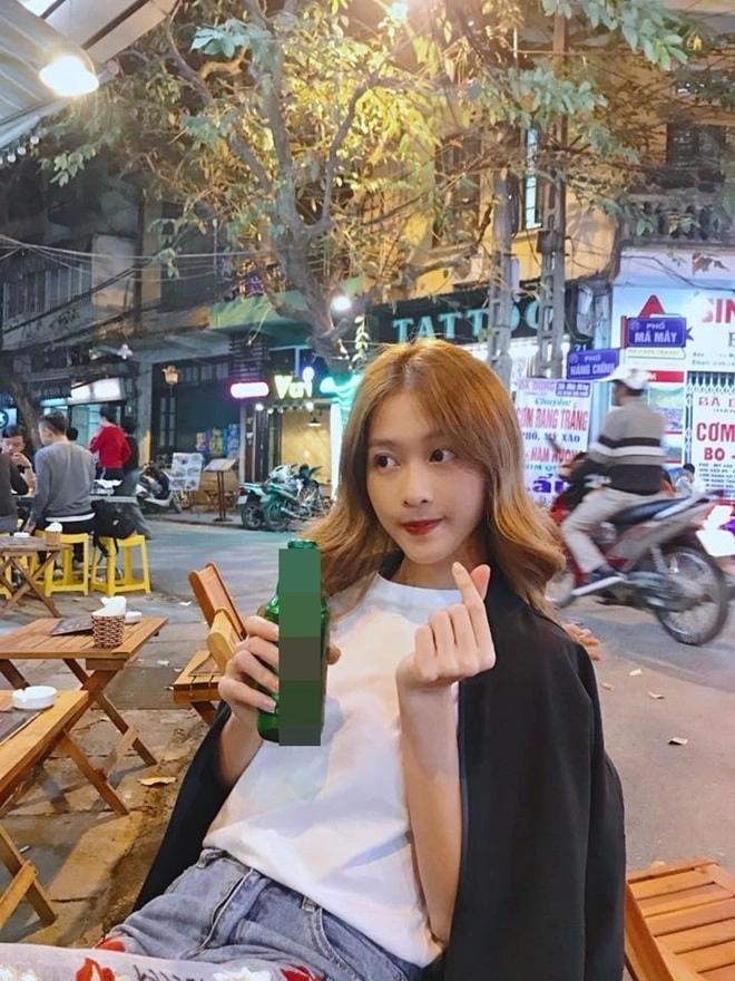 Sao việt gợi ý cách lên đồ đi bão cho các fan bóng đá