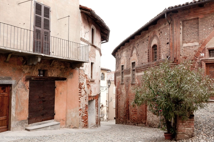 Thị trấn saluzzo nơi của những con đường lát sỏi