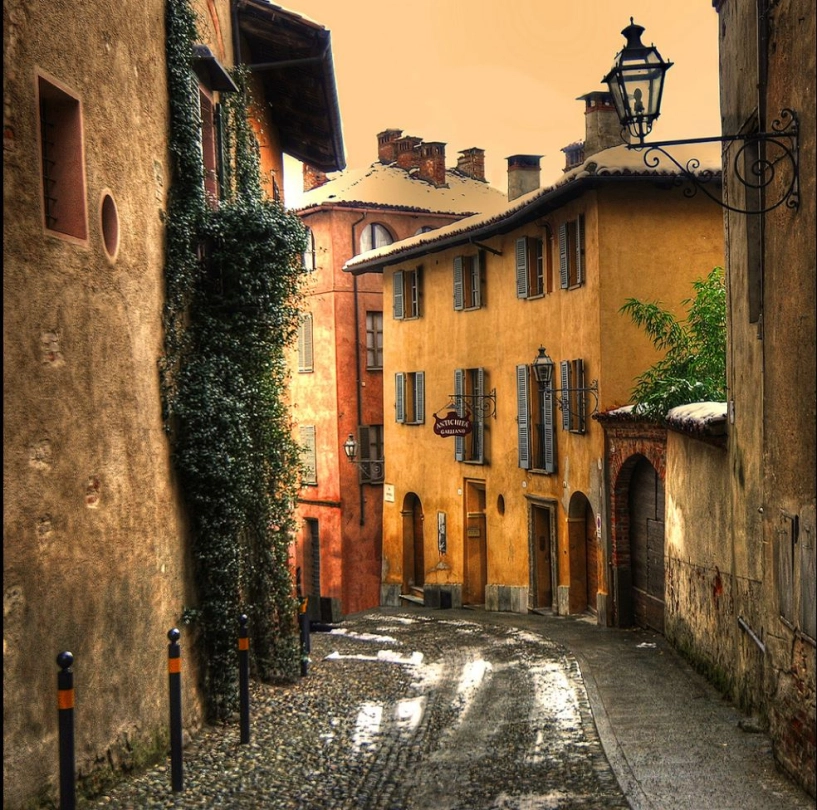 Thị trấn saluzzo nơi của những con đường lát sỏi