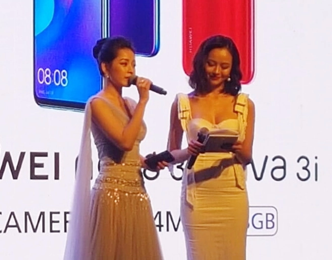 Thương hiệu huawei công bố hai smartphonemới với 4 camera