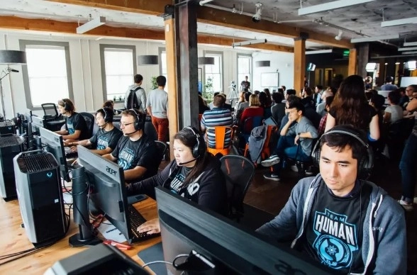 Trong một trận đấu dota 2 ai đã đánh bại con người