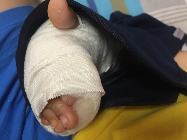 Tuyêt đôi không được lam viêc nay khi sơ câp cưu vêt thương mach mau