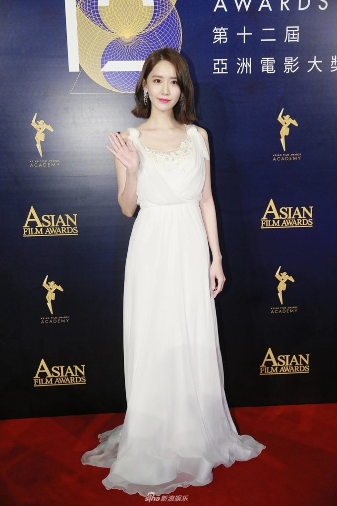 Yoona snsd vẫn lấn át mỹ nhân cbiz bằng vẻ đẹp nữ thần