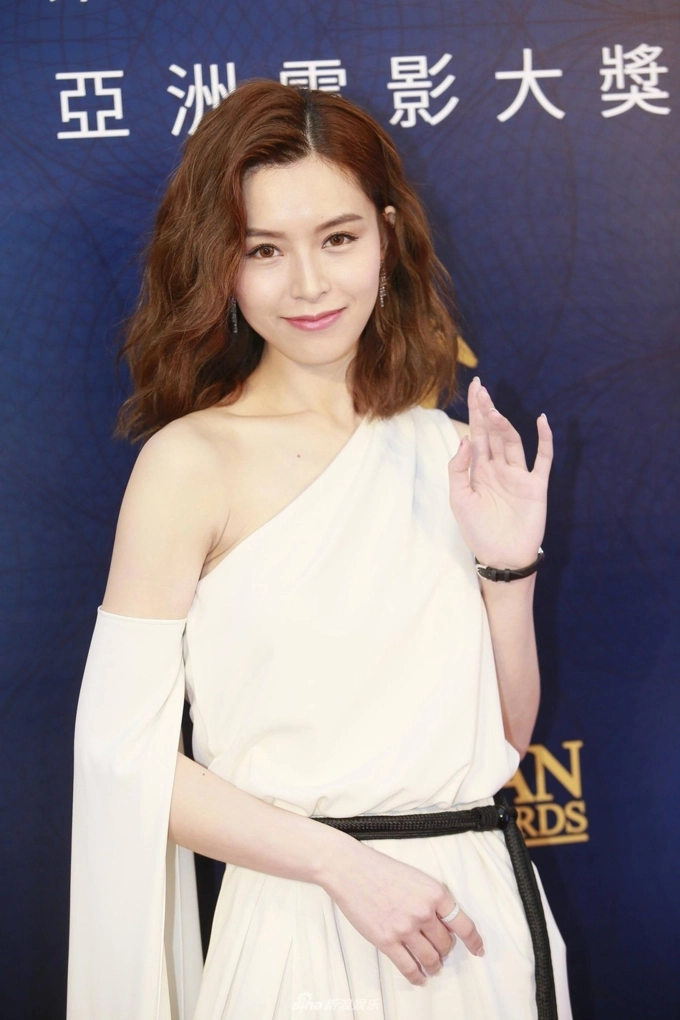 Yoona snsd vẫn lấn át mỹ nhân cbiz bằng vẻ đẹp nữ thần