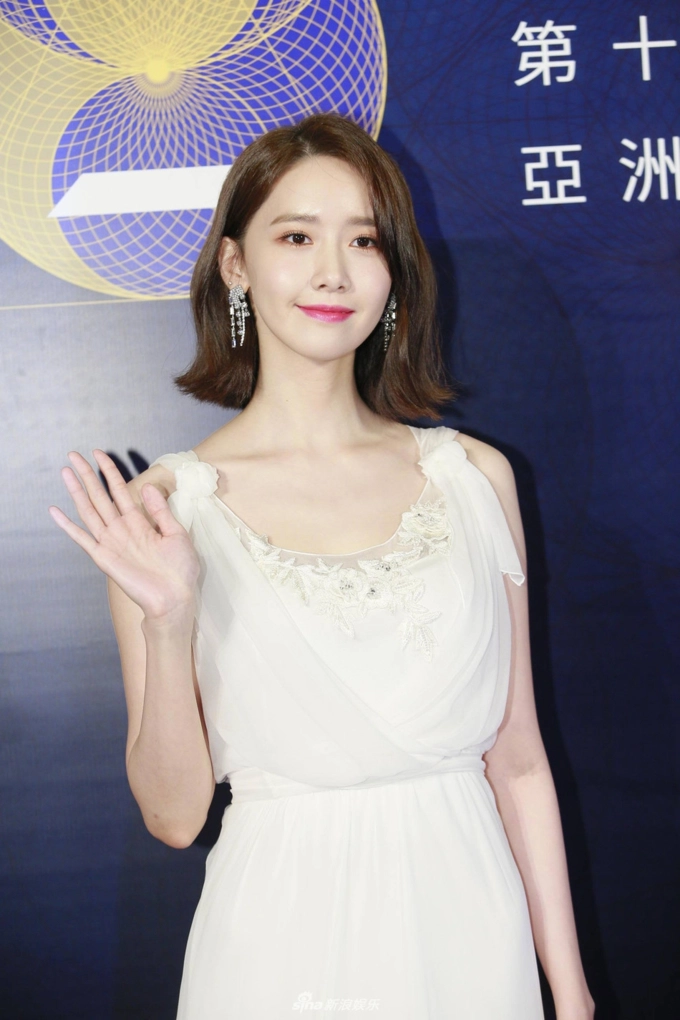 Yoona snsd vẫn lấn át mỹ nhân cbiz bằng vẻ đẹp nữ thần