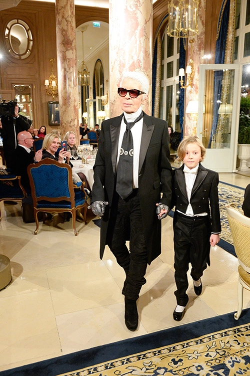 Con gái xinh đẹp của johnny depp lần đầu catwalk