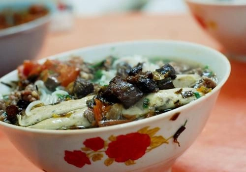 Đây là 3 quán bún mỳ ăn là nghiện đường bạch mai