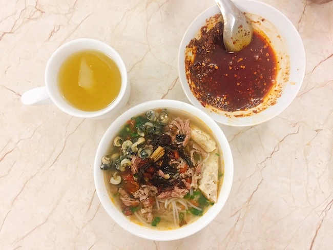 Đây là 3 quán bún mỳ ăn là nghiện đường bạch mai