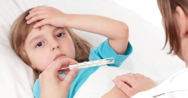 Hãy bình tĩnh xử trí khi trẻ bị sốt cao co giật