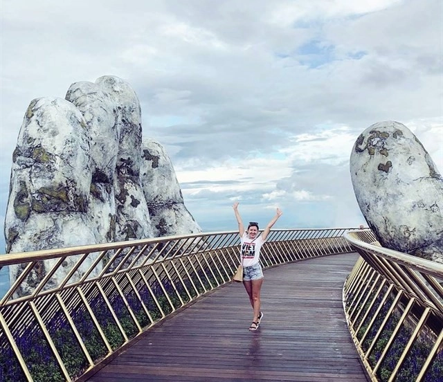 Nơi bồng bềnh như dải lụa giữa mây trời đà nẵng