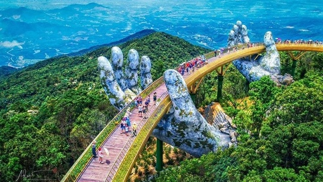 Nơi bồng bềnh như dải lụa giữa mây trời đà nẵng