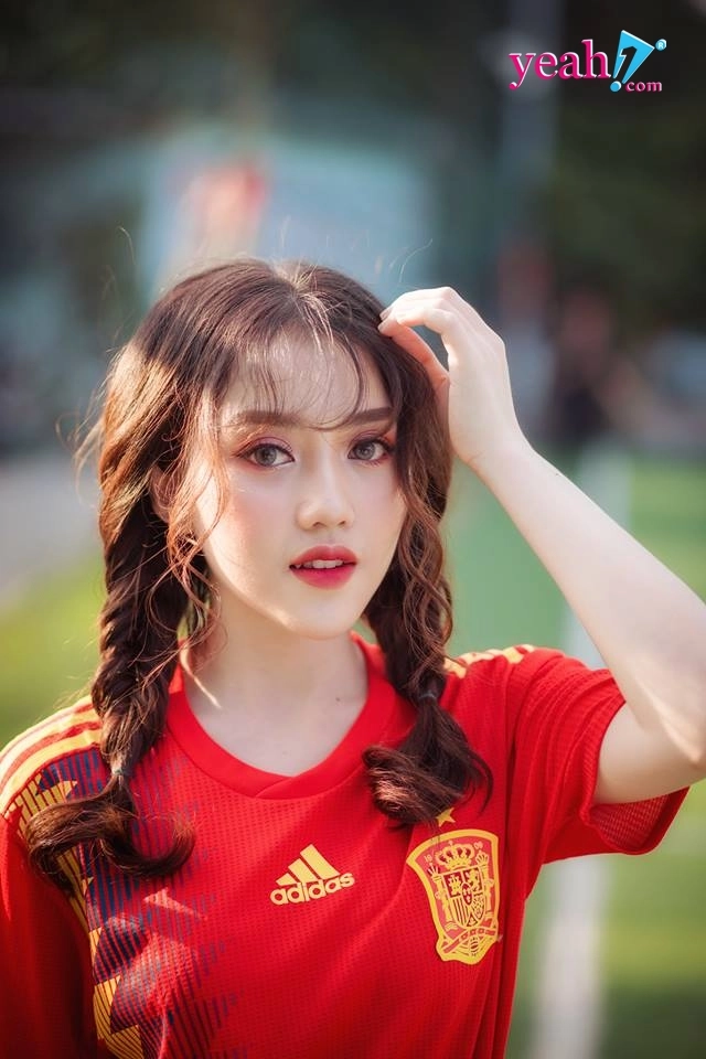 Gặp gỡ nữ cổ động viên xinh đẹp thùy dung
