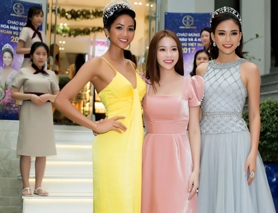 Diện lại đầm cũ của đặng thu thảo được khen mặc đẹp