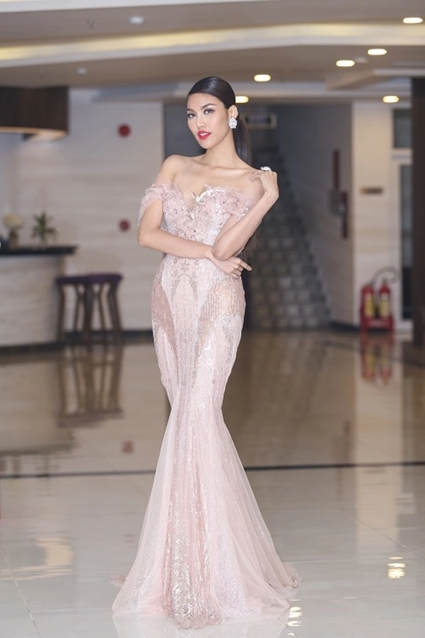 Lan khuê và phong cách thời trang cá tính