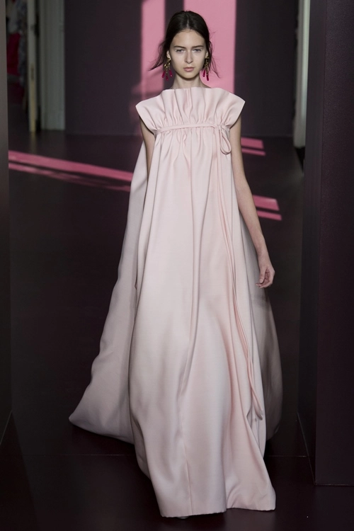 Đầm cao cấp đẹp mê hồn người của valentino