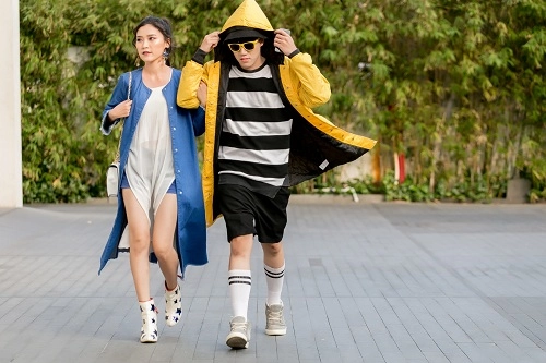 Dàn thanh nữ với mốt quên nội y ra đường