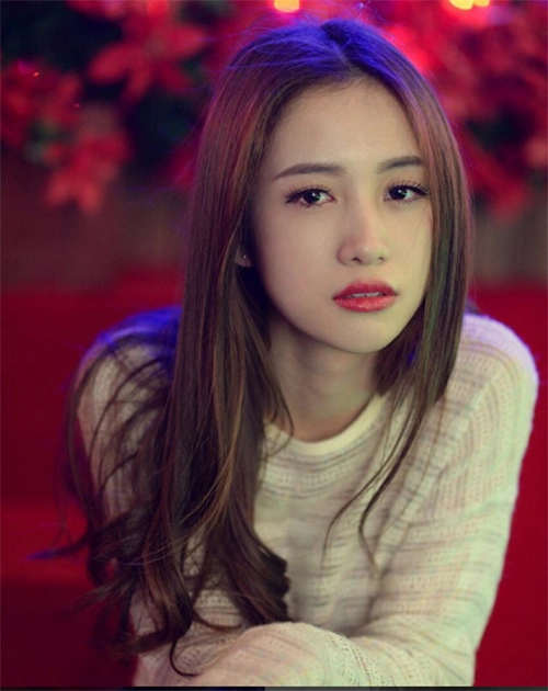 Hot girl thái lan gốc việt mang vẻ đẹp thánh thiện