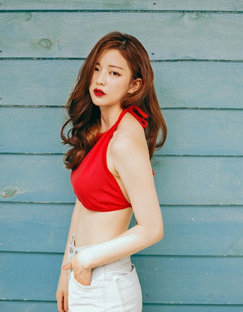 Lim bora - cô gái có gương mặt búp bê