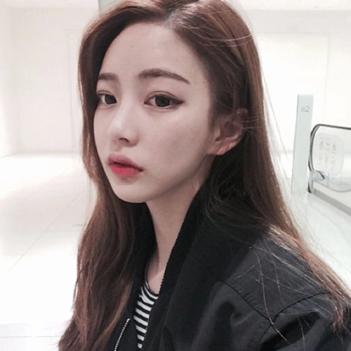 Lim bora - cô gái có gương mặt búp bê