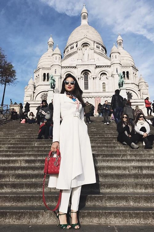 Phạm hương khoe street style chất lừ ở paris đầy cuốn hút