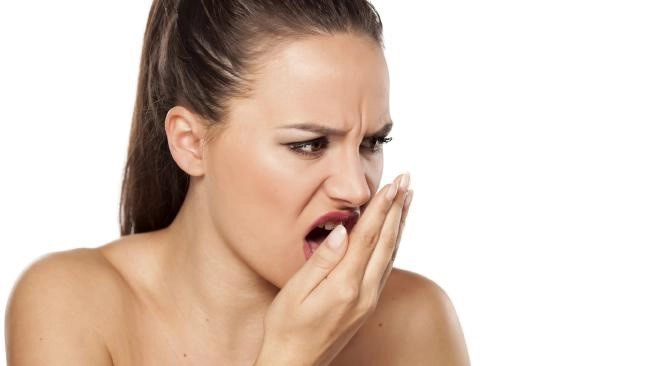 Dùng nước xịt thơm miệng thường xuyên có tốt