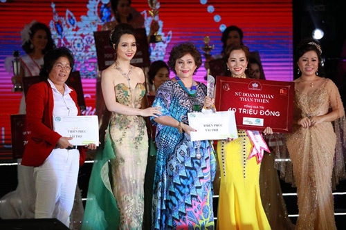 Giám đốc an phú gia đăng quang nữ hoàng thân thiện
