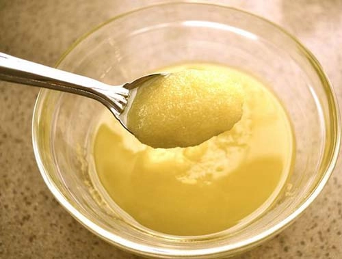 Trộn 2 viên vitamin e với mật ong giúp bạn làm đẹp không tưởng