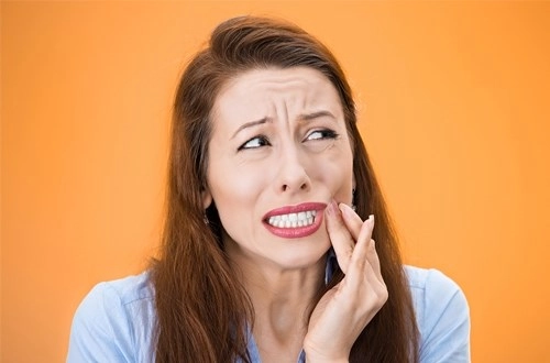 Uống nhiều nước chanh gây sâu răng trào ngược dạ dày
