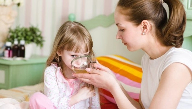 Bù điện giải cho trẻ thế nào mới đúng cách cha mẹ cần biết