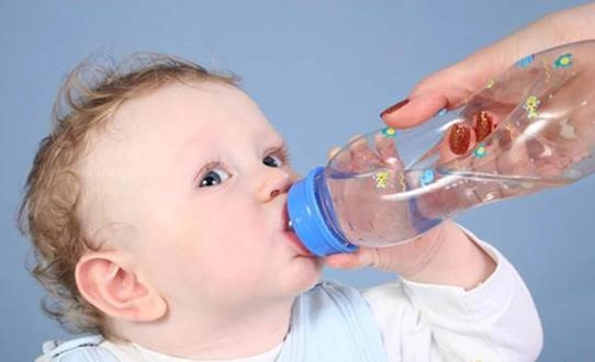 Bù điện giải cho trẻ thế nào mới đúng cách cha mẹ cần biết