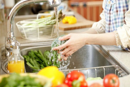 Sai lầm nghiêm trọng khi rửa rau cần lưu ý