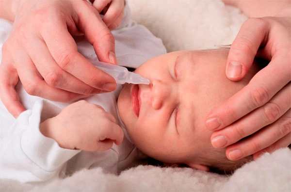 Tác hại của việc lạm dụng nước muối sinh lý ở trẻ bạn cần biết