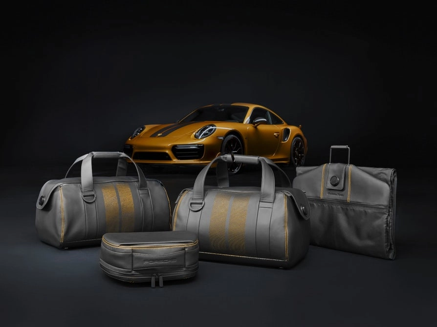 Porsche 911 turbo s exclusive được tăng thêm công lực và điều chỉnh ngoại hình