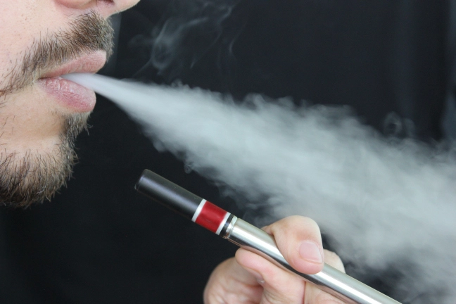 Thuốc lá điện tử e-cigarettes có thể gây tổn hại đến adn như thuốc lá truyền thống