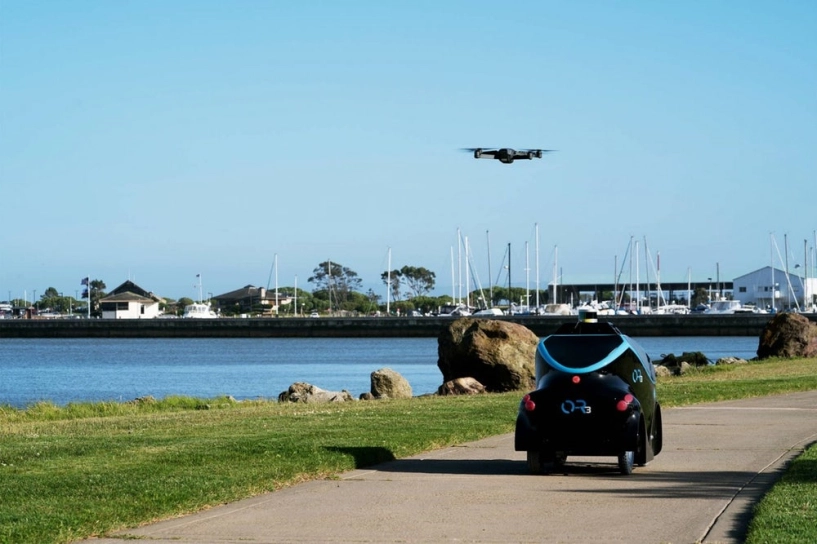 Xe tuần tra tự hành kết hợp với drone không người lái