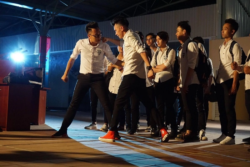 Vẻ ngoài thư sinh của ginô tống